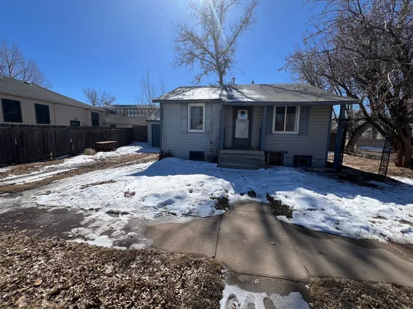 916 1/2 E Flint St, Laramie, WY 82072