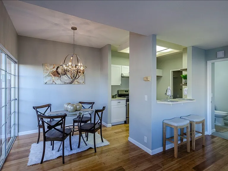 2412 Village Grn — Photo 4