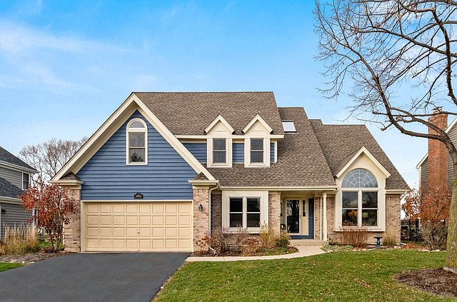 1st image of 26W130 Wood Lark Dr