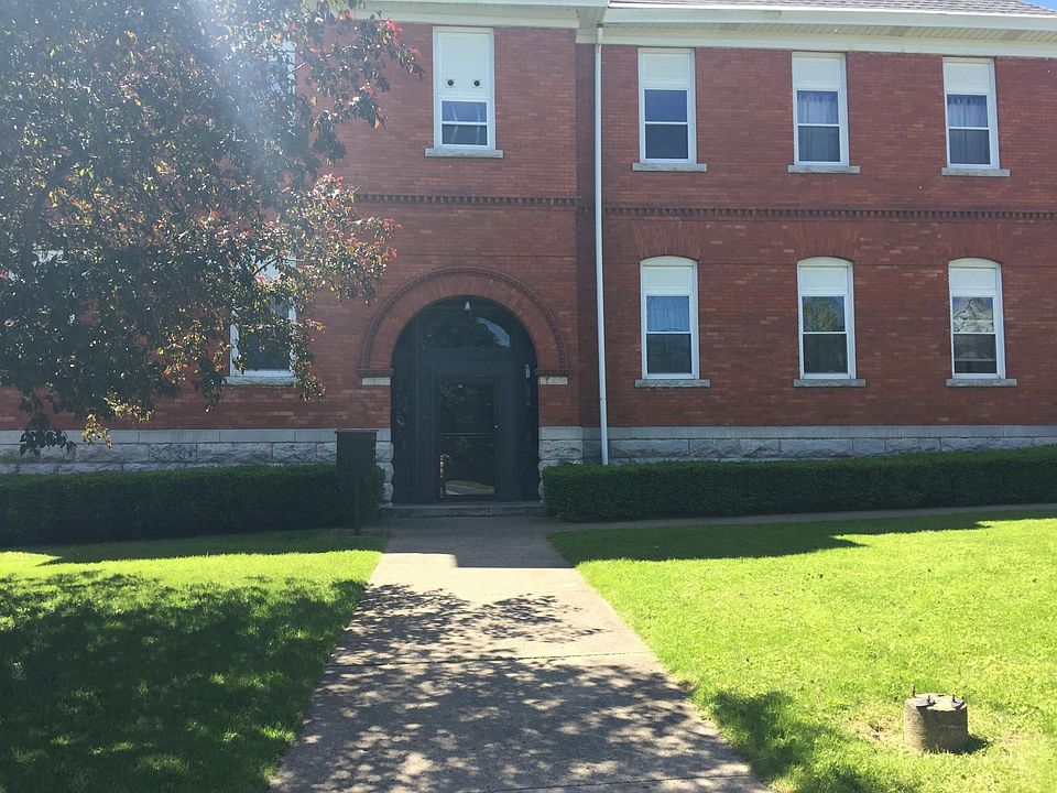 High Street entrance to the building