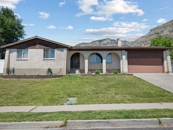 1571 E Cherokee Dr S, Pleasant Grove, UT 84062