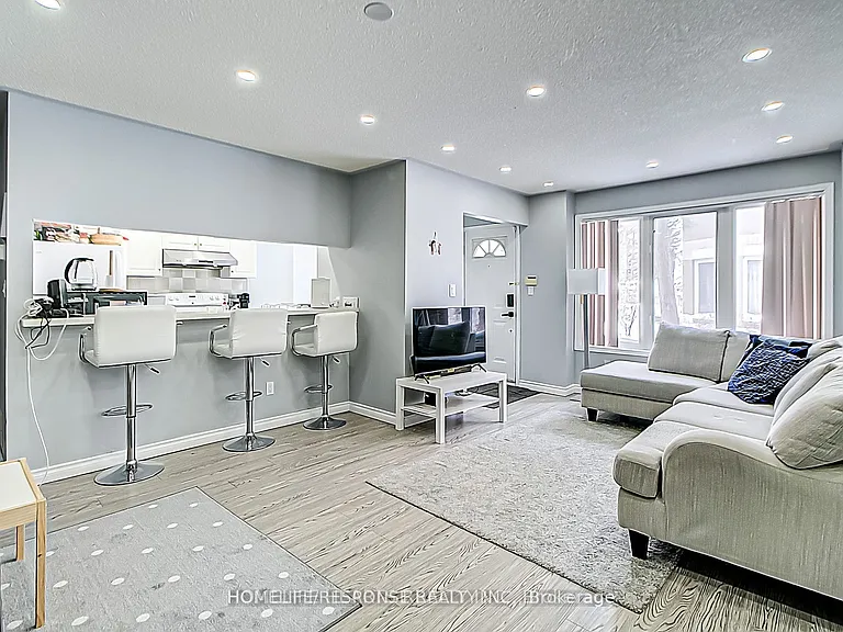 29 Rosebank Dr #911 — Photo 6