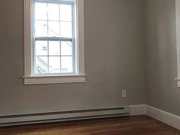 2nd image of 40R Parker St #1