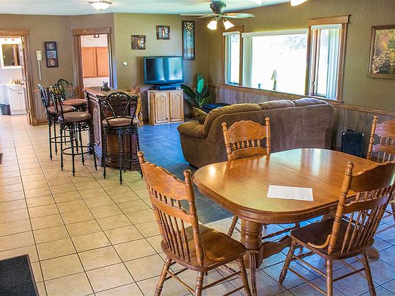 2nd image of 604 Lonnings Ln