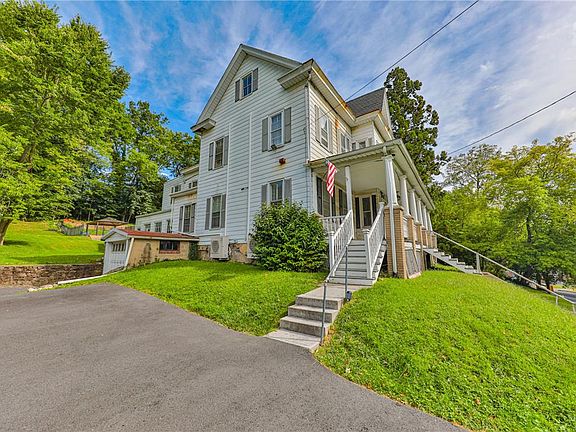 4th image of 425 Spring St