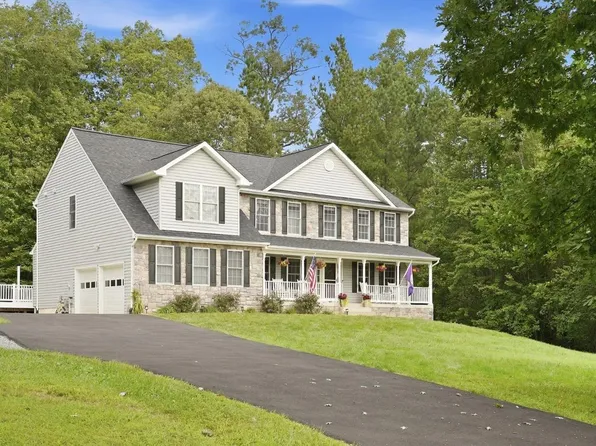 10 Quarter Horse Ct, Stafford, VA 22556