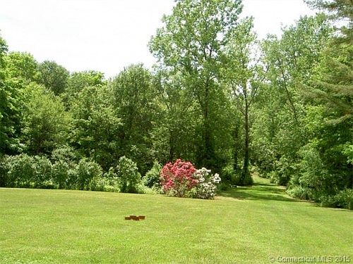 4th image of 19 Blackledge Dr