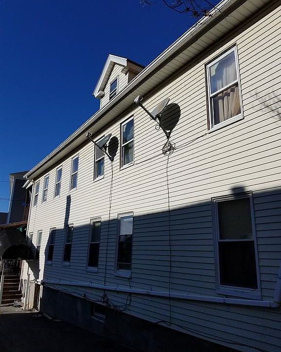2nd image of 6 Winslow St