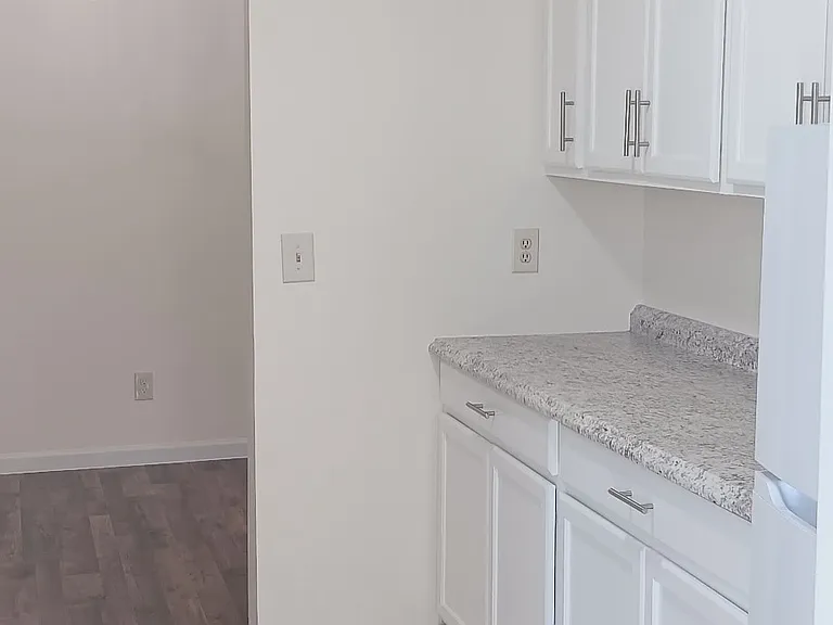 9 Hamlin Ct #9 — Photo 4
