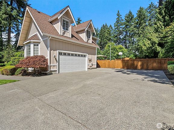 4th image of 11401 Madera Circle SW