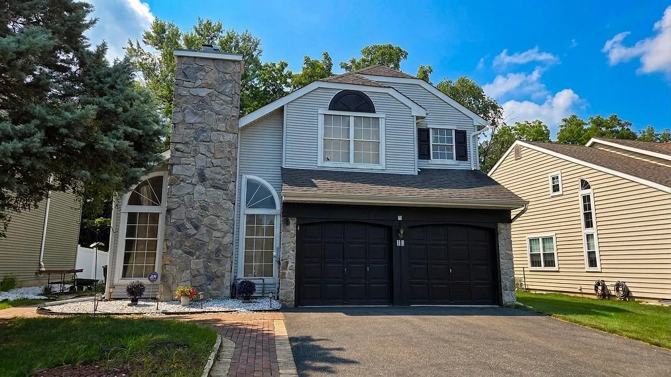 3 bed, 2.5 bath, 1756 sqft, $3,500 — Photo 1