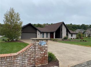 68 Farmview Dr, Uniontown, PA