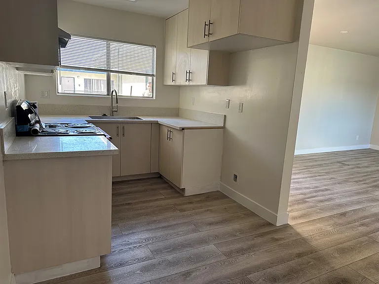 6861 Hazeltine Ave #17 — Photo 6