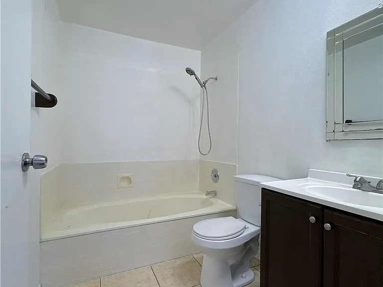 6659 W Tropicana Ave #202 — Photo 9