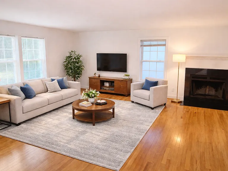 220 Gross Ave — Photo 14