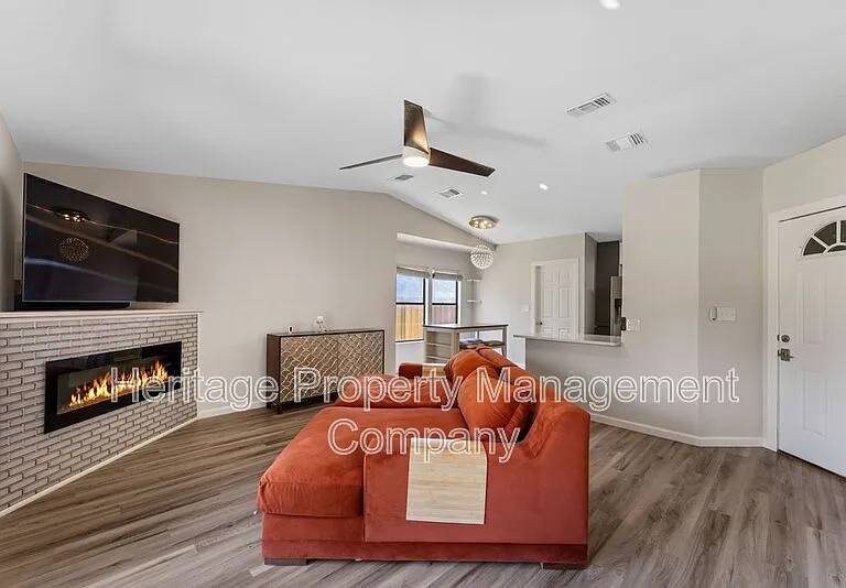 6715 Hickory Springs Dr — Photo 5