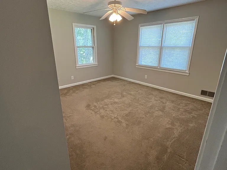 506 Jefferson Dr — Photo 16