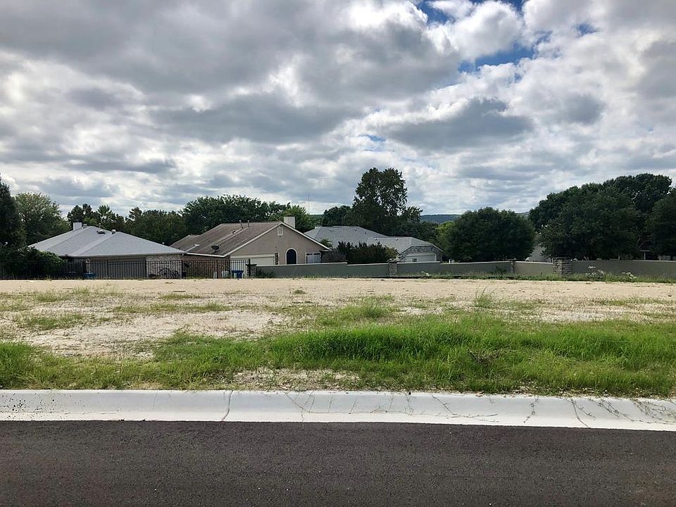 1st image of 1807 Chateau Ln N