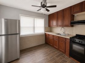 1112 Rivington St, Roselle, NJ