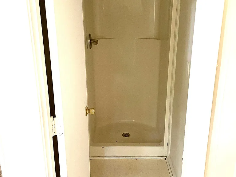 194 Boulevard St — Photo 11