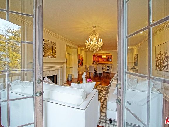 3rd image of 4595 Wilshire Blvd Unit 204
