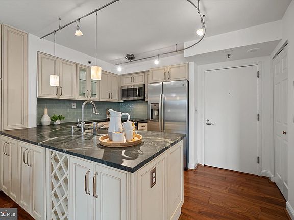 5th image of 7500 Woodmont Ave #S922