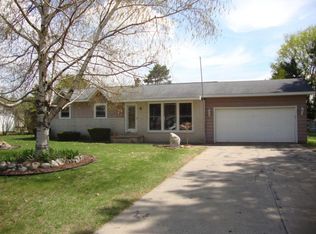 912 West St, Gaylord, MI 49735