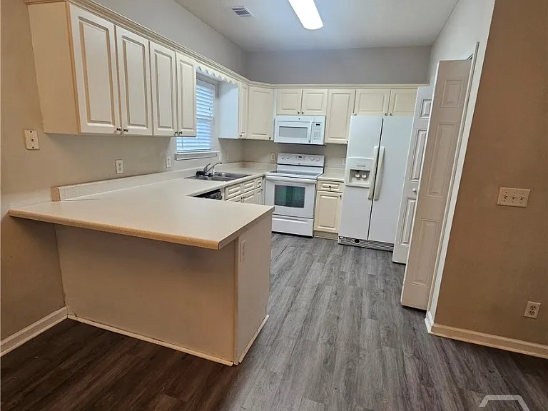 93 Cypress Pointe Dr — Photo 4