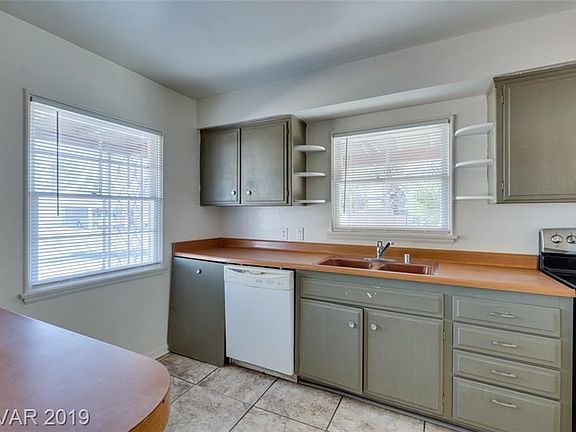 4th image of 1110 Norman Ave