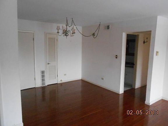 3rd image of 1029 Burnham Ave APT 302