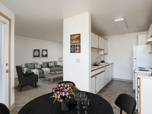 Kinnaman Terrace — Photo 6