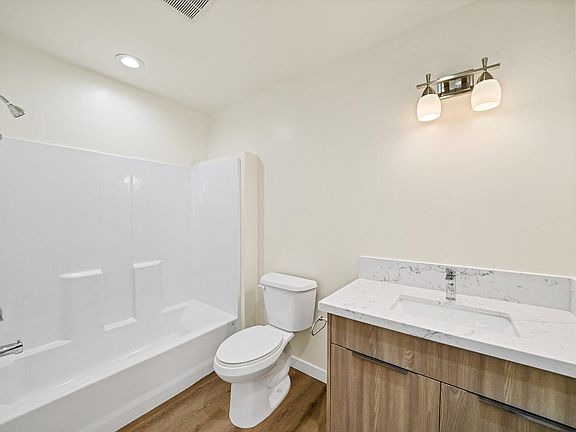 3rd image of 8827 Van Nuys Blvd #204