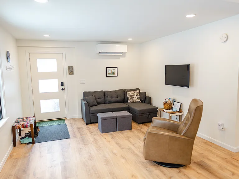 10 Royal Ave #A — Photo 13
