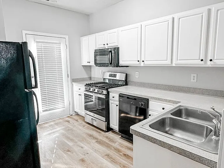 139 Riverstone Commons Cir — Photo 6