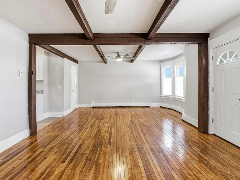 117 Webster St — Photo 9