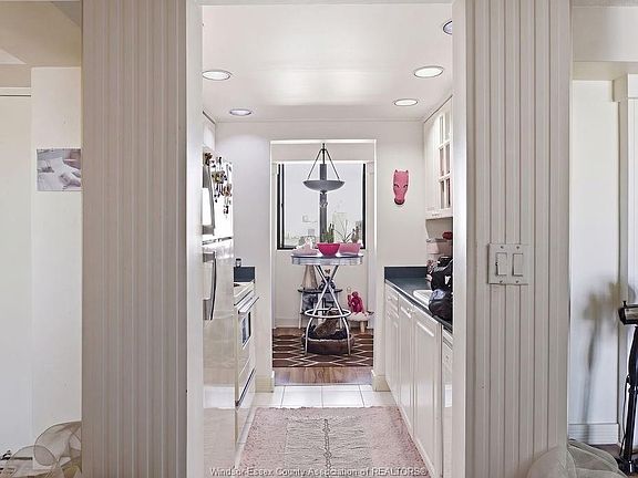 4th image of 150 Park St W #2608