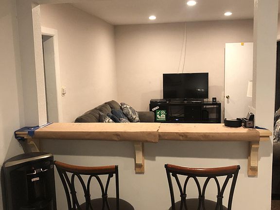 4th image of 6327 Ajax Ave