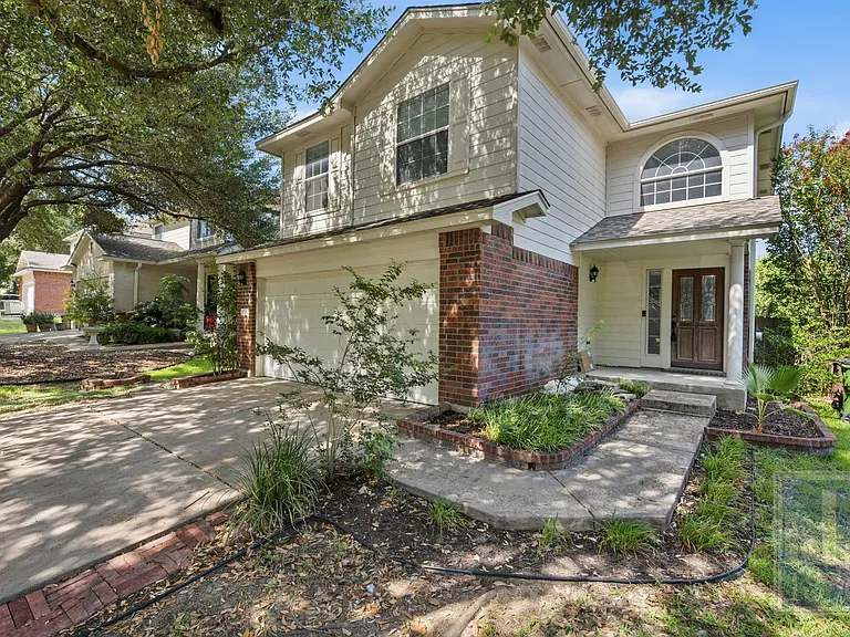 1506 Fort Lloyd Pl — Photo 1
