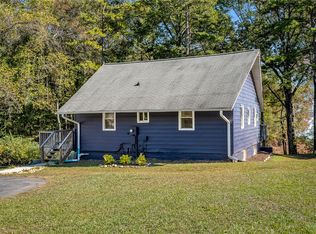 501 Broyles Point Rd, Townville, SC 29689