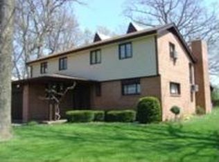 1604 N Hackberry Rd, Muncie, IN 47304