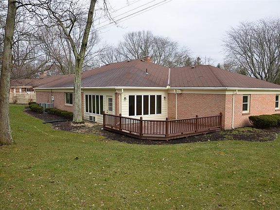 2nd image of 874 Cranbrook Ct