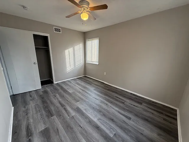 Royal Oaks Apartments — Photo 15