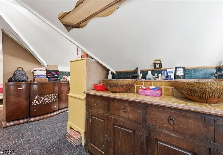 409 Tryon Ave — Photo 24