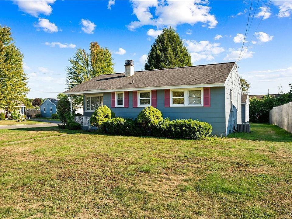 1st image of 307 Oakwood St