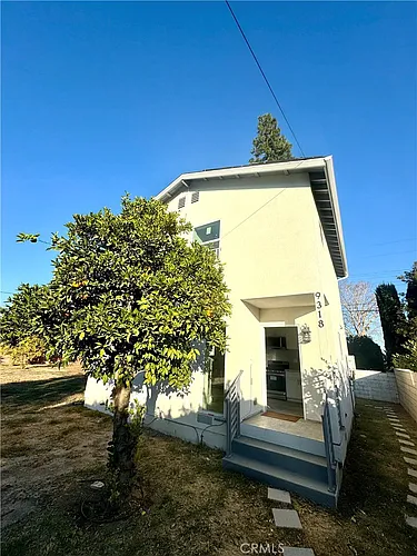9318 Encino Ave Photo 1