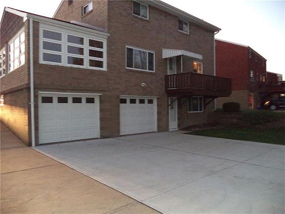 2nd image of 216 Thistle Dr