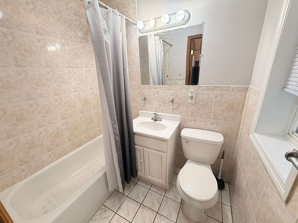 1st image of 209 New York Ave APT 4