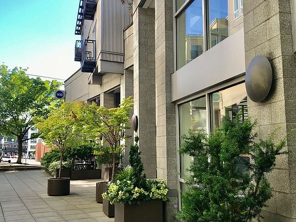 2nd image of 1410 E Pine St Unit W114