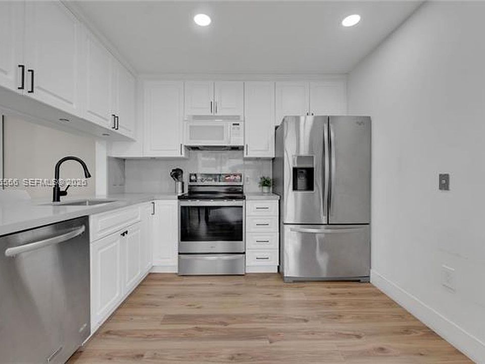 1st image of 20903 Leeward Ct #Townhouse 311-1