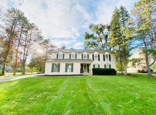 36124 Fredericksburg Rd, Farmington Hills, MI 48331